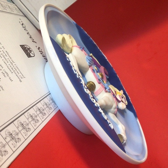 RHODES STUDIOS FIRST ISSUE IN THE MUSICAL CAROUSEL TREASURES COLECTION - Picture 12 of 16